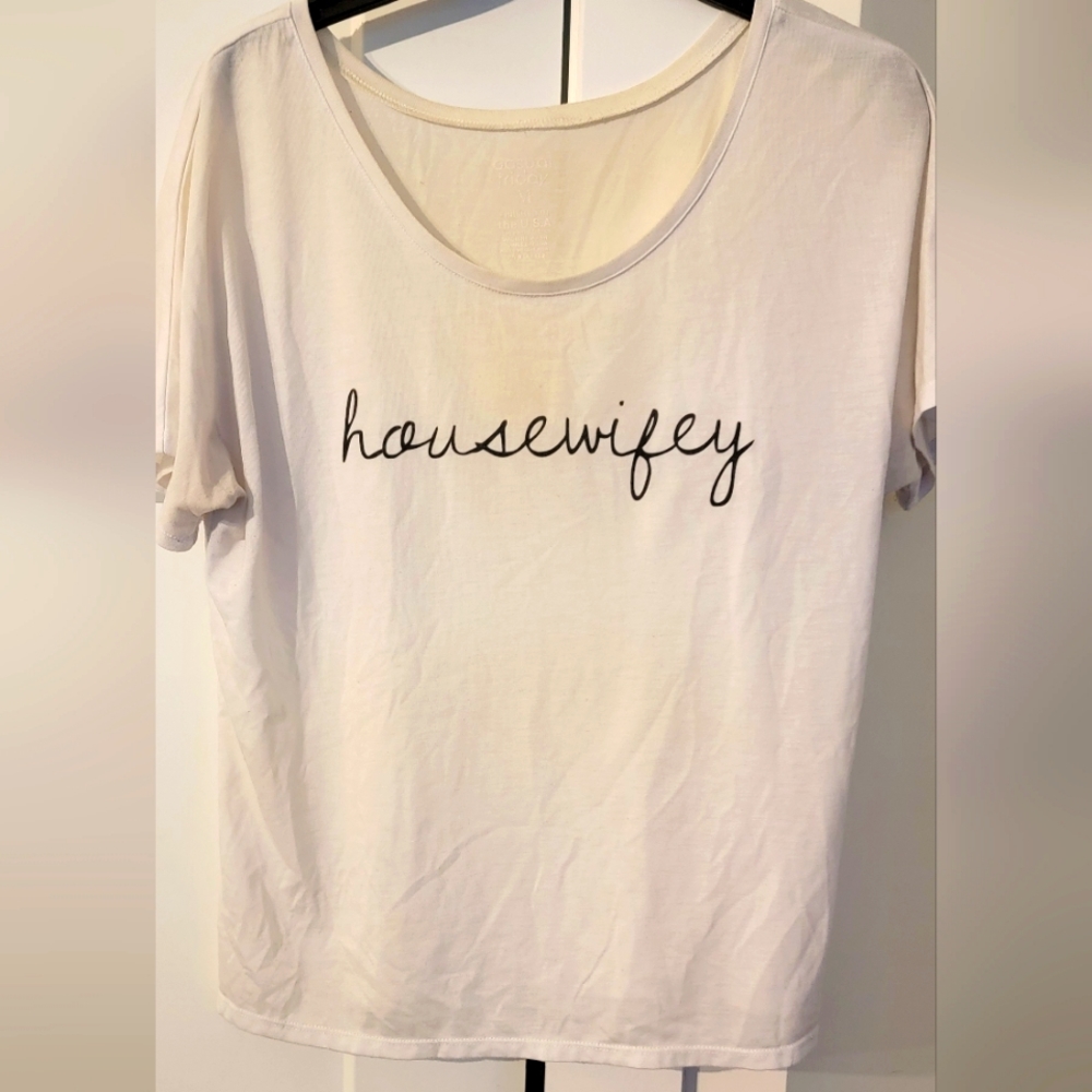 Housewifey Graphic Tee